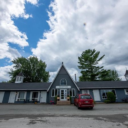 Motel Fleur De Lys Magog Exterior photo